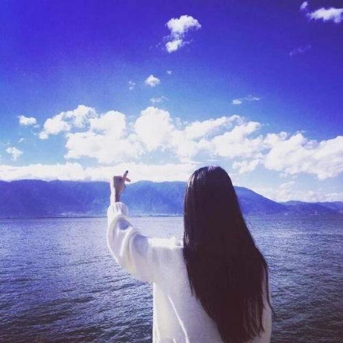 背对海边图片大全,背倚碧海的宁静时光