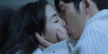 周秀娜吻戏床电影大全,影视作品中的浪漫瞬间