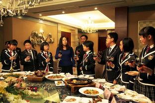 共同举杯的图片,共鉴时光