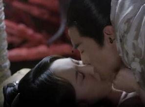 膜大腿床吻戏,膜大腿床吻戏，浪漫瞬间尽展银幕魅力