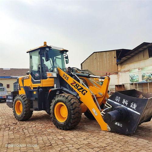 铲车干活视频,视频揭秘工地现场